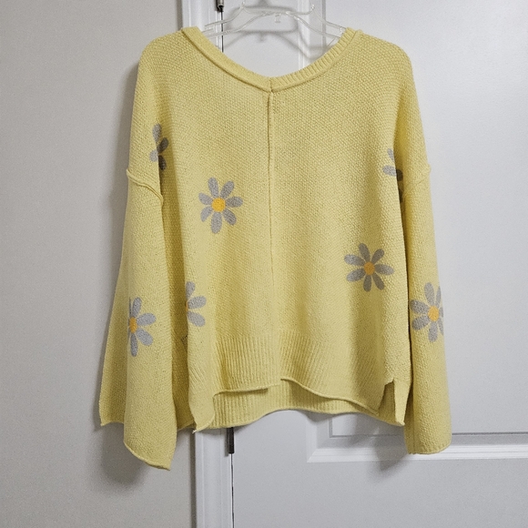 NWT POL Yellow Daisy Oversize Knit Sweater Women's Medium V-Neck Hippie Bohemian - Picture 8 of 8